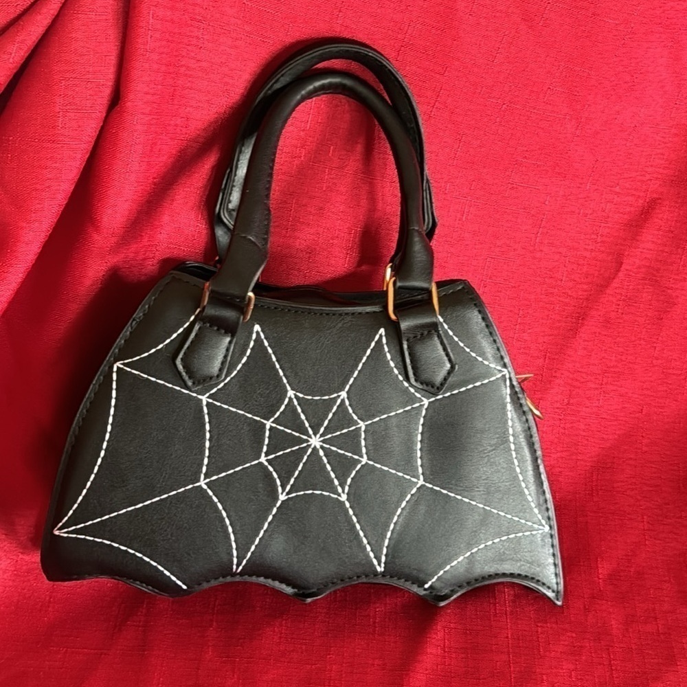 BATWING SPIDERWEB SHOULDER BAG - Picture 4 of 8